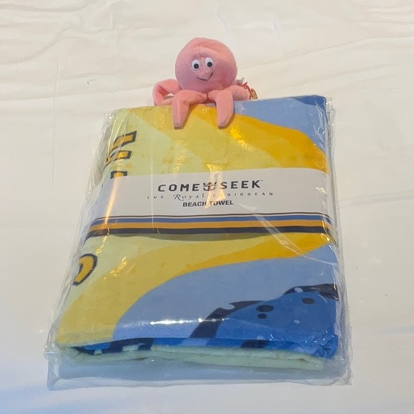 Beautiful and extra large Royal Caribbean Beach Towel - Picture 2 of 2